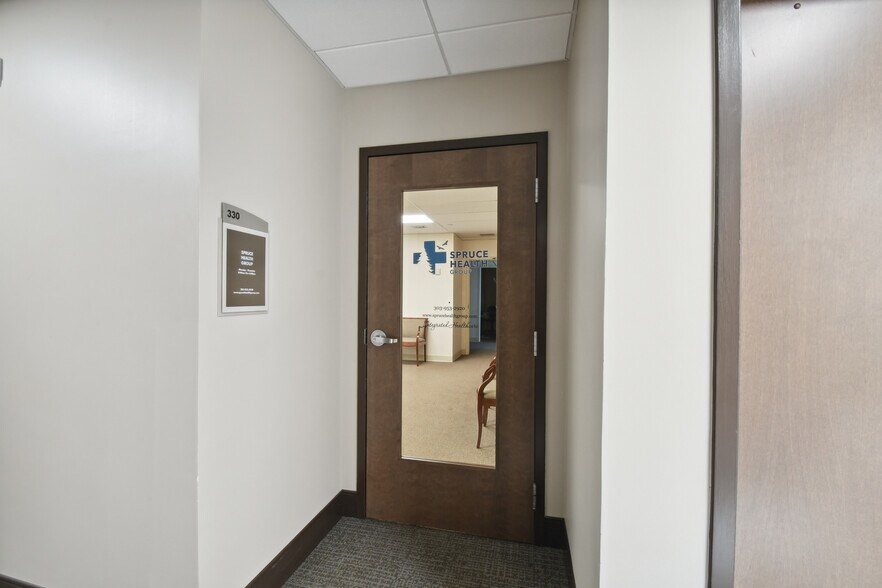 More Photos Of 1421 S Potomac St, Aurora Medical For Lease