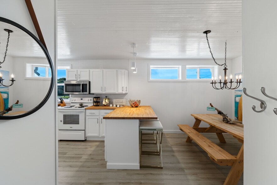 More Photos Of 267 W Sixth St, Port Orford Storefront Retail Residential For Sale