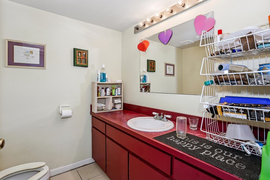 More Photos Of 8460 Gulf Blvd, Navarre Freestanding For Sale