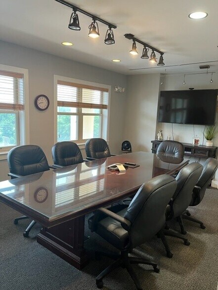 More Photos Of 6339 Ten Oaks Rd, Clarksville Office For Sale