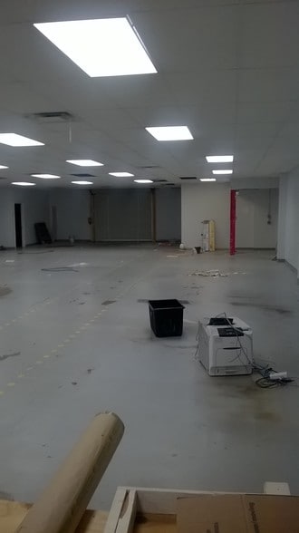 More Photos Of 801 N Bryan Ave, Bryan Warehouse For Lease