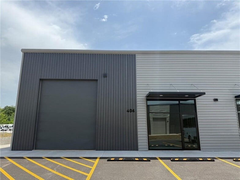 Primary Photo Of 164 Grading Ln, Cave Springs Flex For Lease