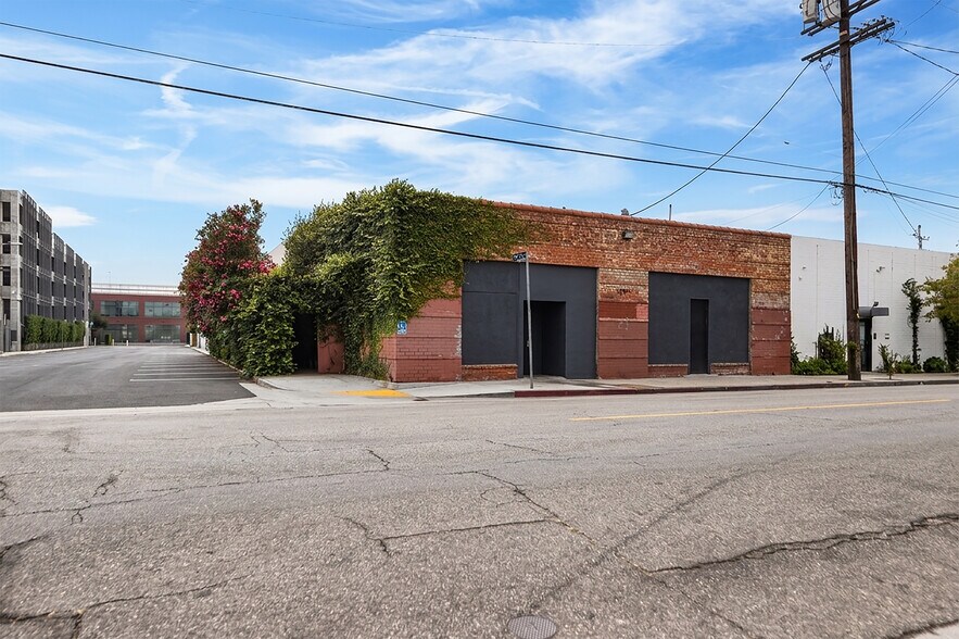More Photos Of 802 Mateo St, Los Angeles Warehouse For Sale