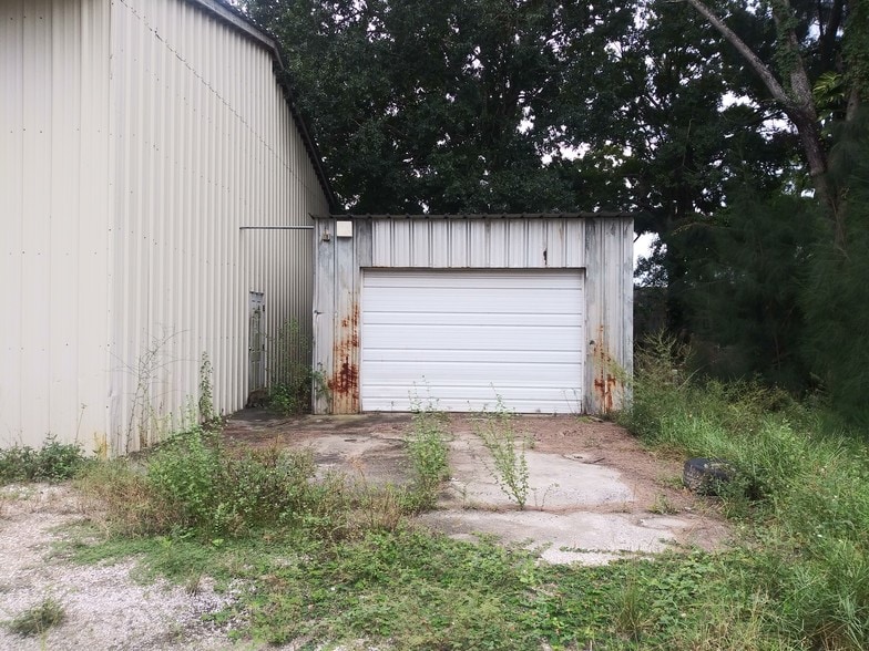 More Photos Of 5017 N Coolidge Dr, Tampa Warehouse For Sale