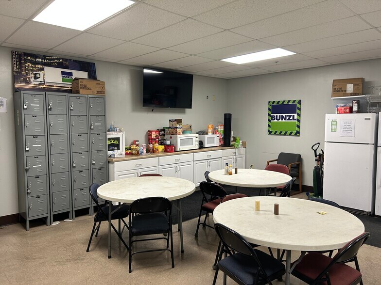 More Photos Of 6400 Augusta Rd, Greenville Warehouse For Lease