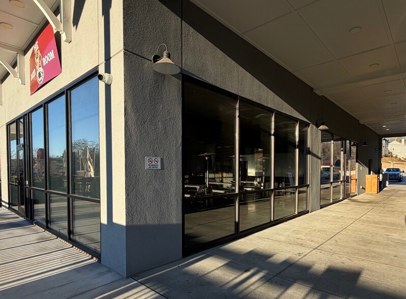 More Photos Of 322 W Main St, Blue Ridge Religious Facility For Lease