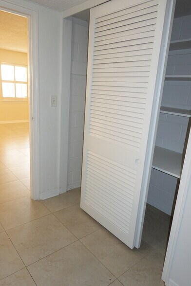 More Photos Of 2887 S Osceola Ave, Orlando Office For Sale