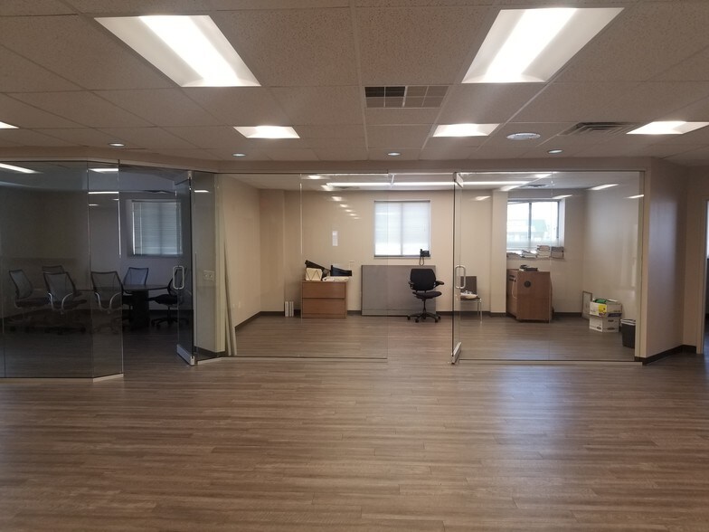 More Photos Of 721 W Laketon Ave, Muskegon Office For Sale