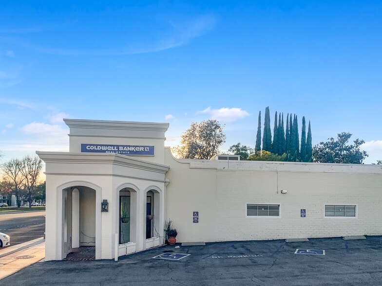More Photos Of 2065-2095 Huntington Dr, San Marino Office For Sale