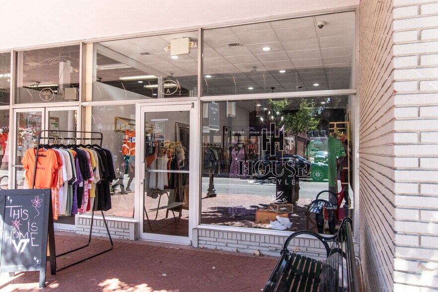 More Photos Of 208 N Main St, Blacksburg General Retail For Sale