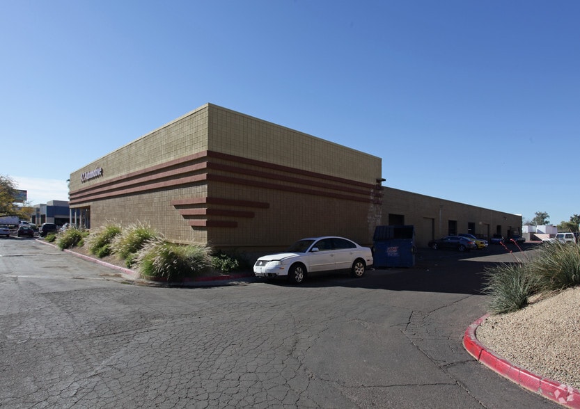 More Photos Of 702 W Melinda Ln, Phoenix Warehouse For Lease