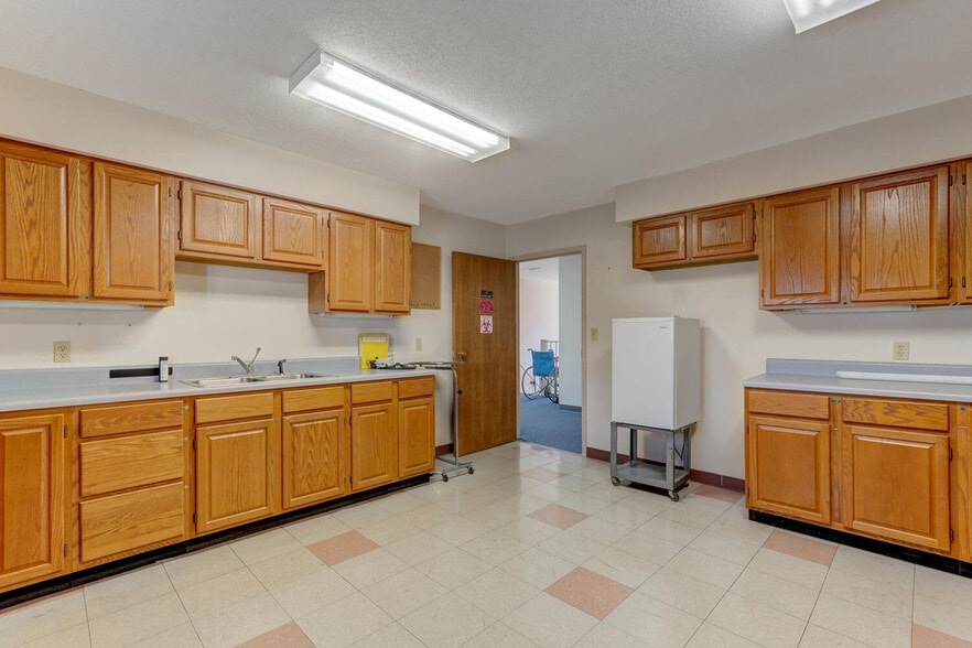 More Photos Of 601 W Harrison St, Reidsville Medical For Sale