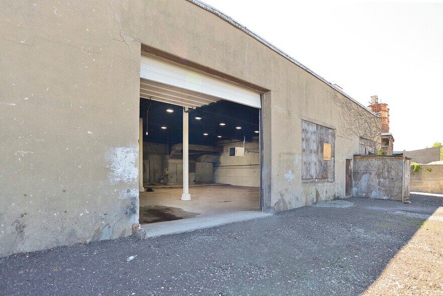 More Photos Of 5401 Tonnelle Ave, North Bergen Distribution For Lease