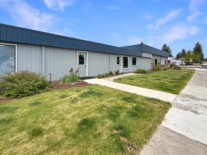 More Photos Of 671 NE Greenwood Ave, Bend Office For Lease
