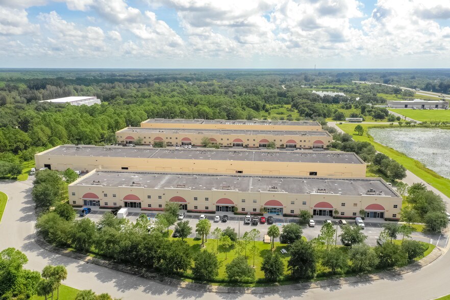 More Photos Of 787 Commerce Dr, Venice Warehouse For Lease