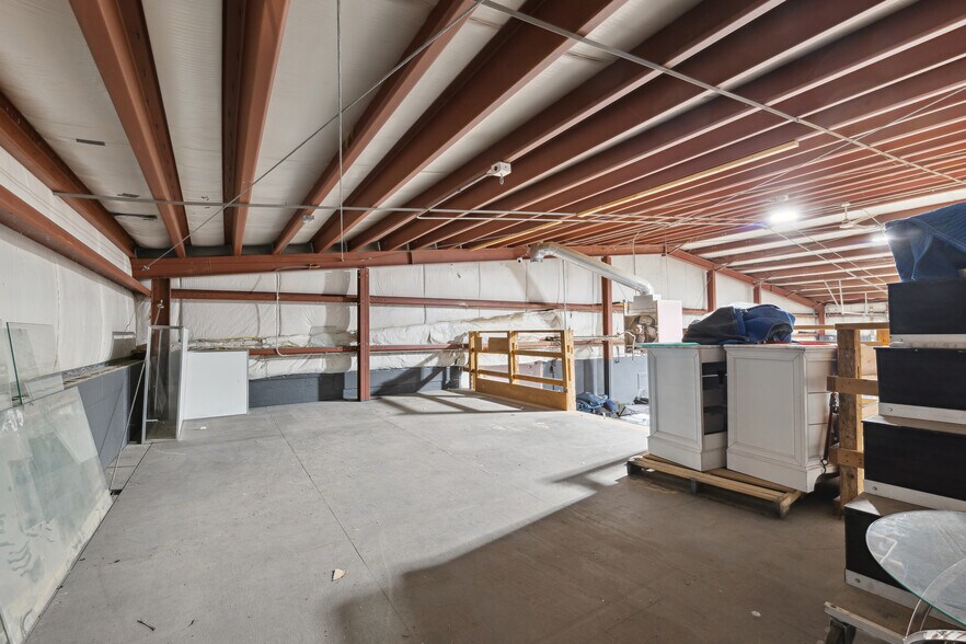 More Photos Of 2502 E Michigan Ave, Ypsilanti Freestanding For Lease