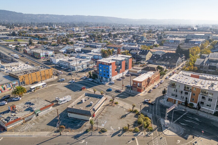 More Photos Of 324 23rd Ave, Oakland Convenience Store For Sale