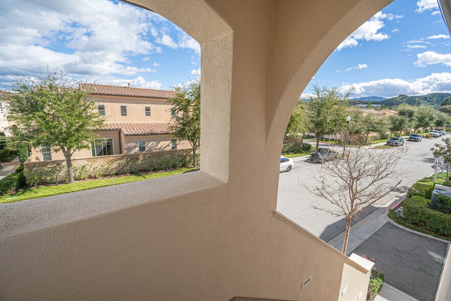 More Photos Of 26266 Prima Way, Santa Clarita Specialty For Lease