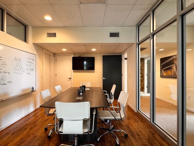 More Photos Of 669 Berkmar Ct, Charlottesville Office For Sale