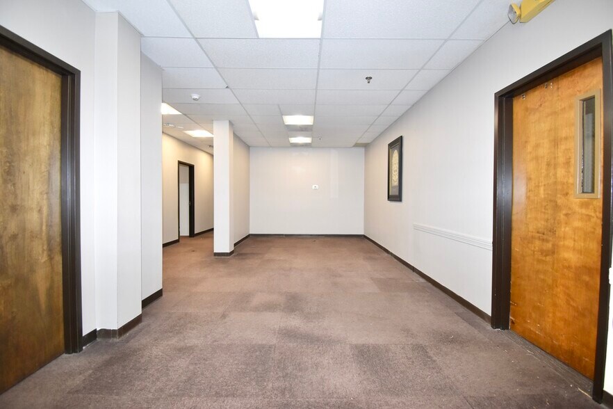 More Photos Of 118 N Church St, Jackson Office For Sale