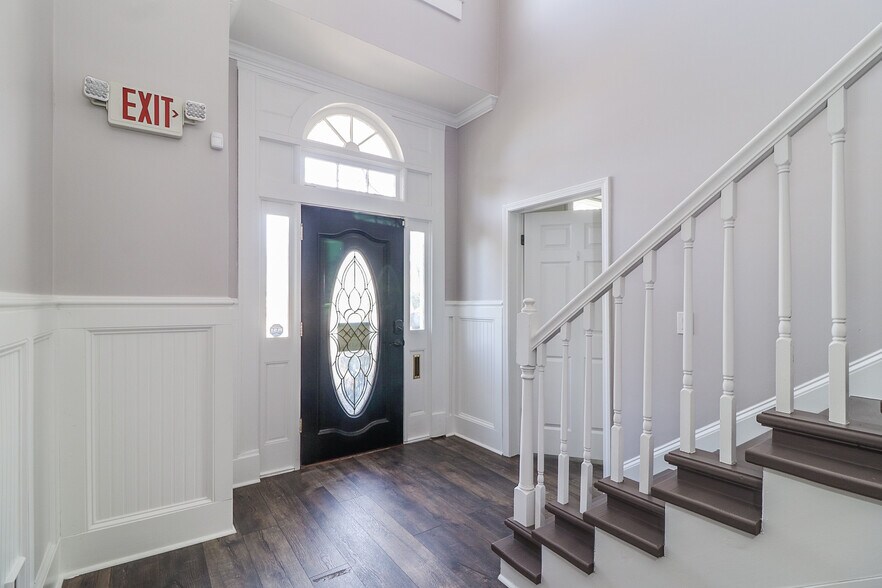 More Photos Of 104 W Candler St, Winder Medical For Sale