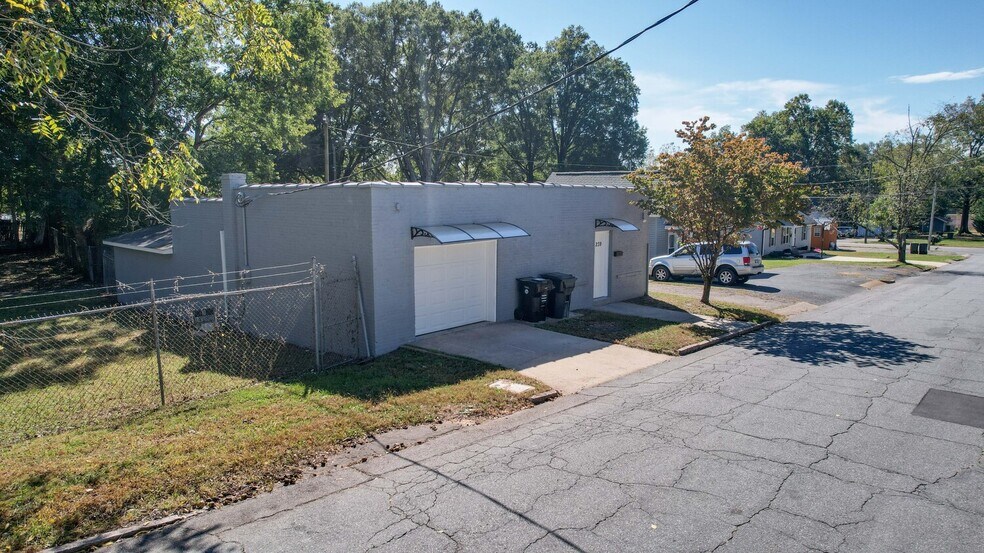 Primary Photo Of 239 Brookwood Ave NW, Concord Flex For Sale