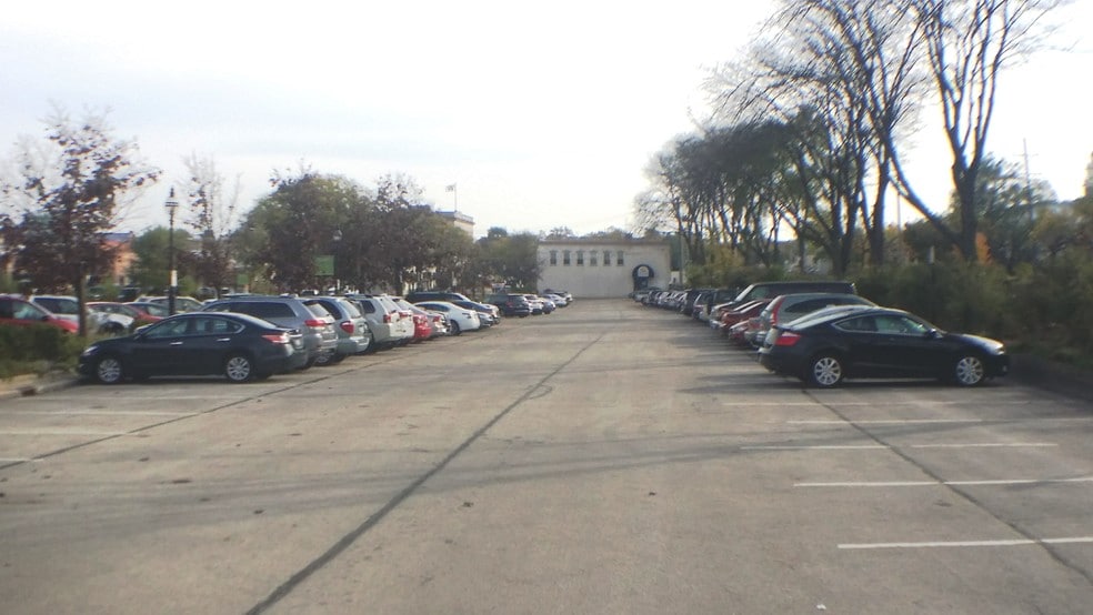 More Photos Of 515 Crescent Blvd, Glen Ellyn Freestanding For Lease