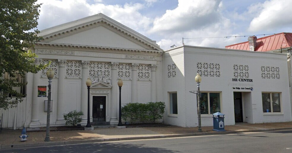 More Photos Of 305-307 E Main St, Front Royal Office For Sale