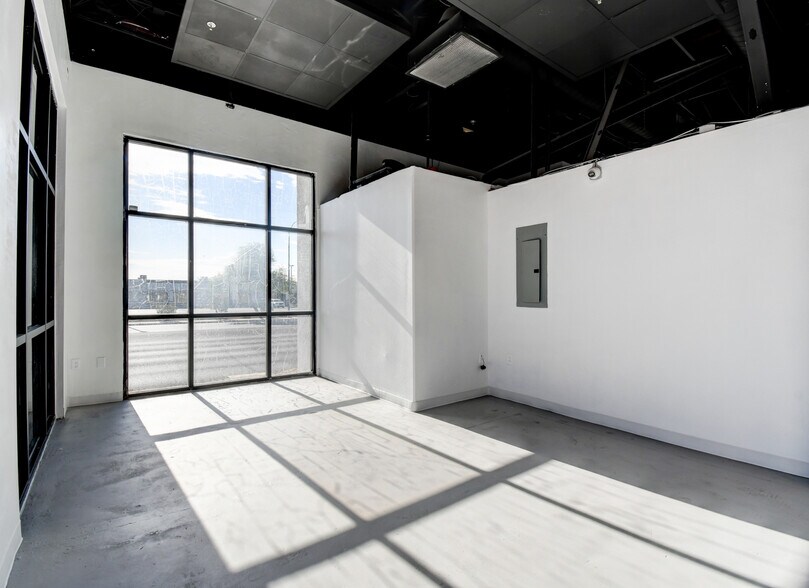 More Photos Of 4255 S Durango Dr, Las Vegas Freestanding For Lease