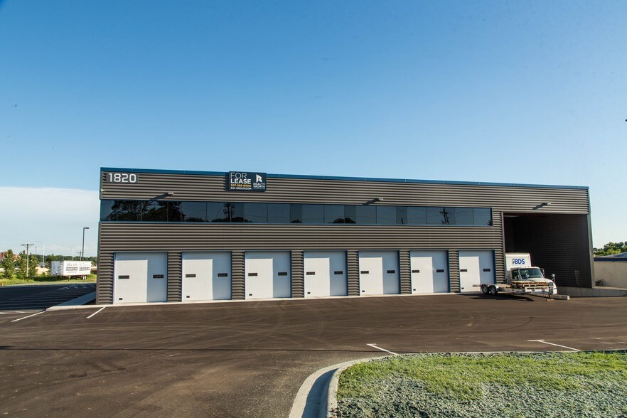 More Photos Of 1820 14th St NW, Rochester Flex For Lease