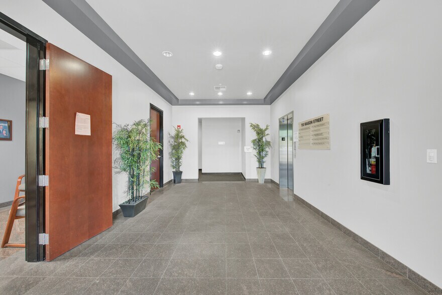 More Photos Of 750 Mason St, Vacaville Office For Lease