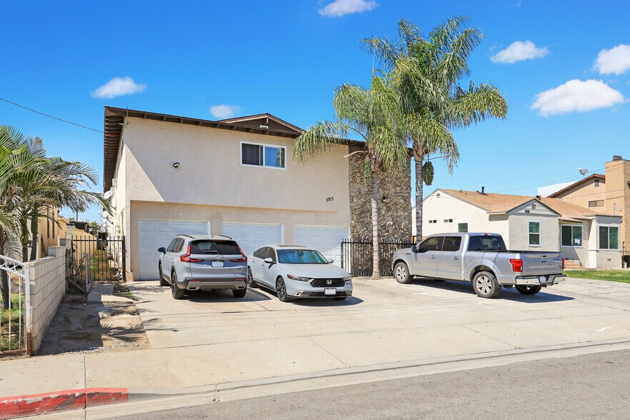 More Photos Of 5913 Greenwood Ave, Commerce Apartments For Sale