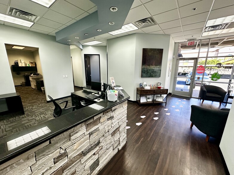 More Photos Of 17100 N 67th Ave, Glendale Office For Sale