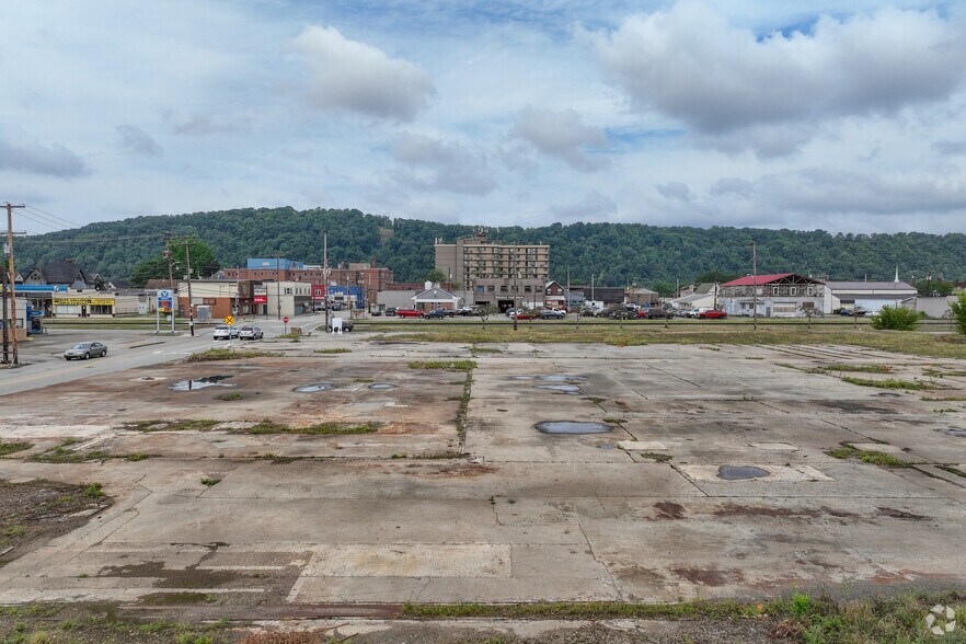 More Photos Of 700 Constitution Blvd, New Kensington Land For Sale