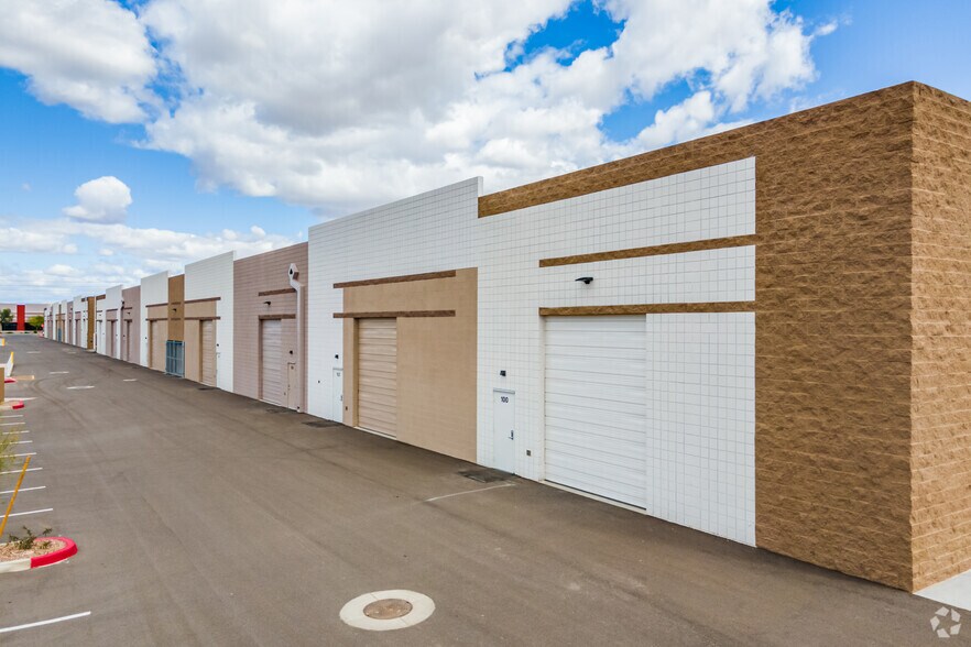 More Photos Of 11304 N Dysart Rd, Surprise Warehouse For Lease