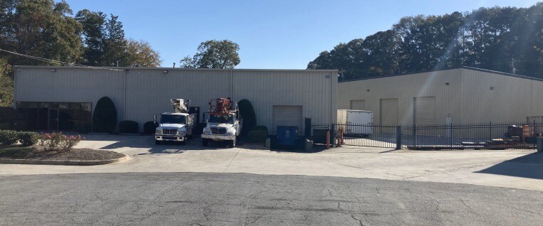 More Photos Of 5825 Gore Pl, Austell Unknown For Lease