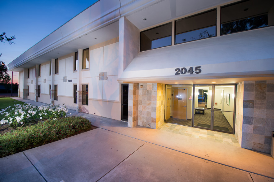 Primary Photo Of 2045 Royal Ave, Simi Valley Medical For Lease