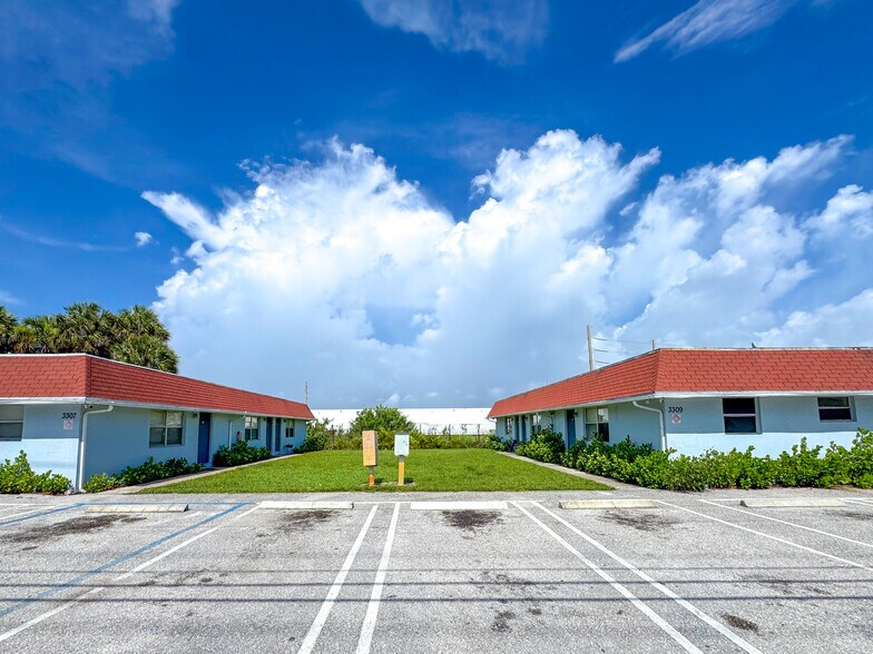 More Photos Of 3307 Windsor Ave, West Palm Beach Multifamily For Sale
