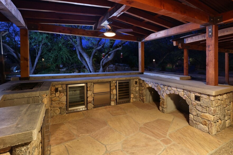 More Photos Of 13105 E Placita Las Avenas, Tucson Horse Stables For Sale