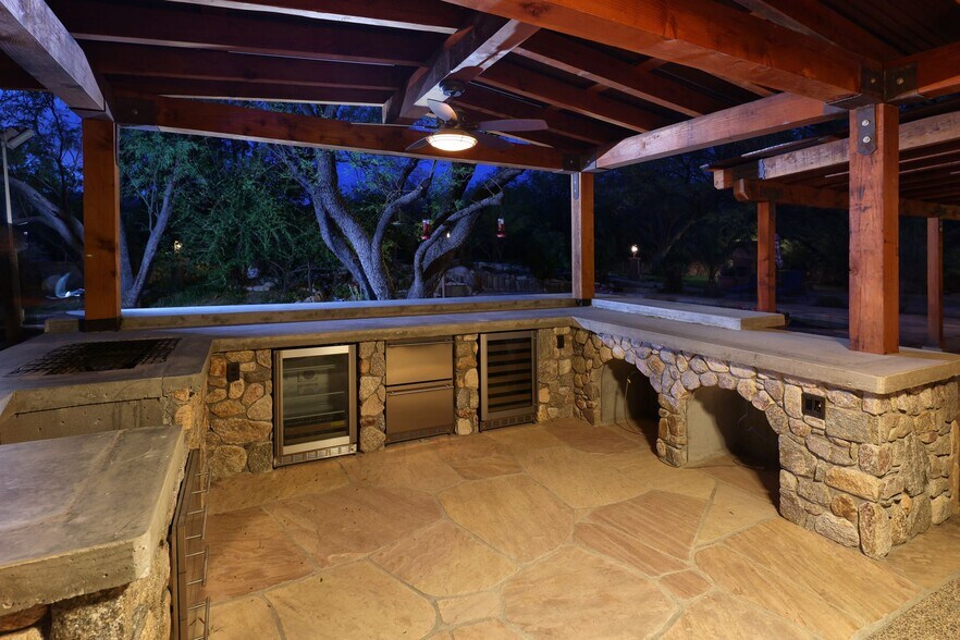 More Photos Of 13105 E Placita Las Avenas, Tucson Horse Stables For Sale