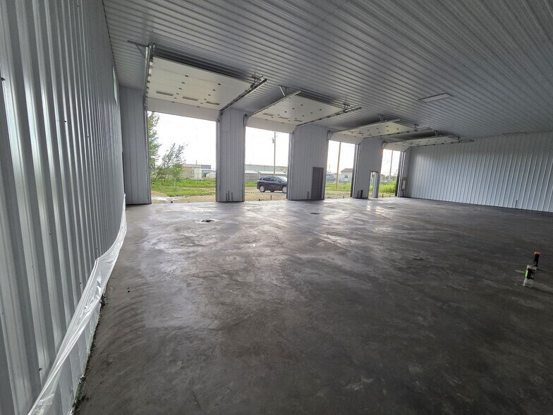 More Photos Of 4828 46 Ave, Millet Service For Sale