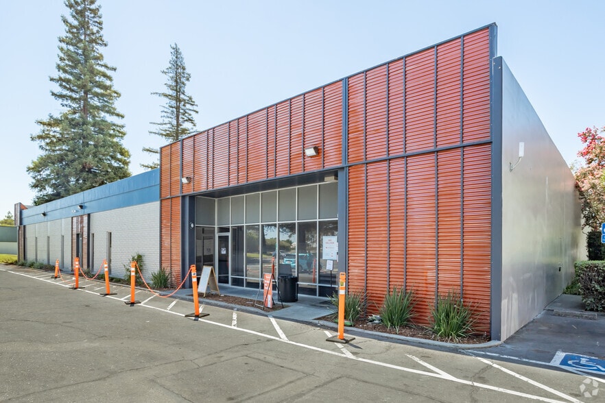 More Photos Of 1803 Tribute Rd, Sacramento Research And Development For Sale