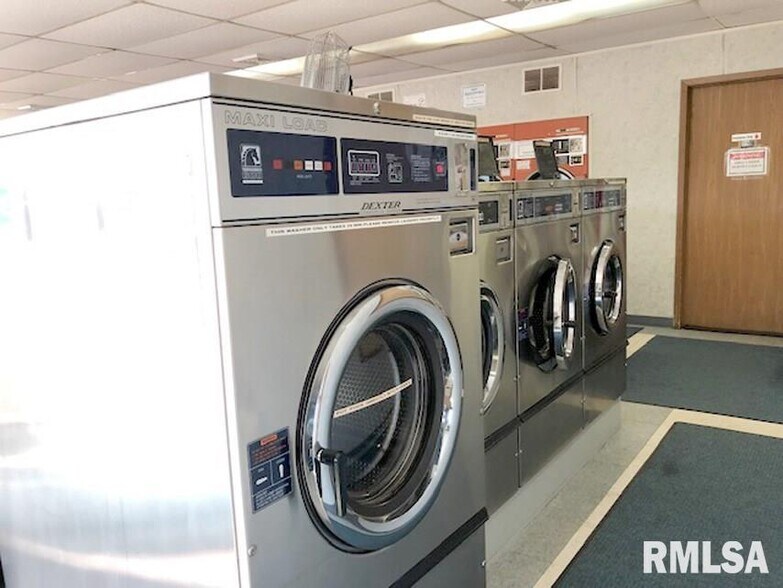 More Photos Of 1106 S Main St, Lewistown Storefront For Sale