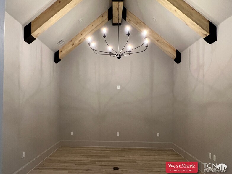 More Photos Of 7710 Milwaukee Ave, Lubbock Office For Lease