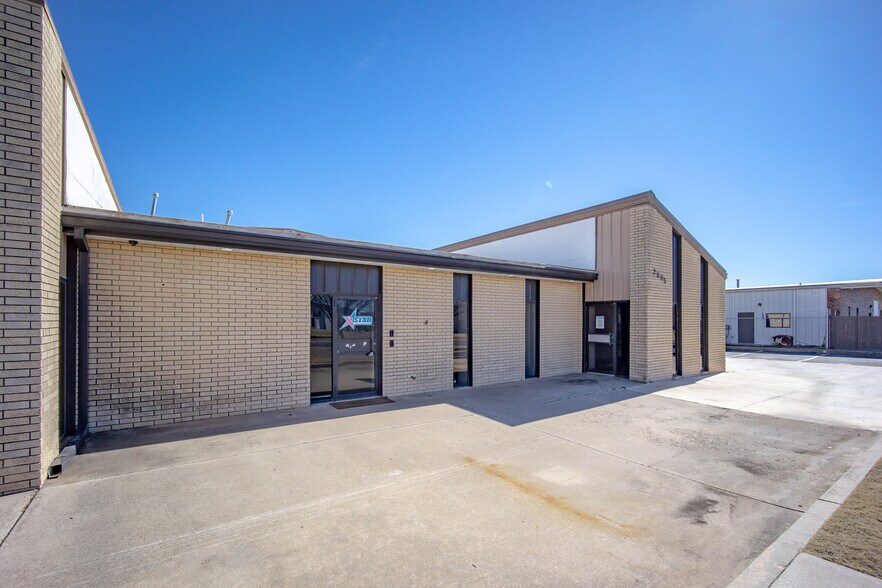 More Photos Of 2805 Broce Dr, Norman Warehouse For Sale