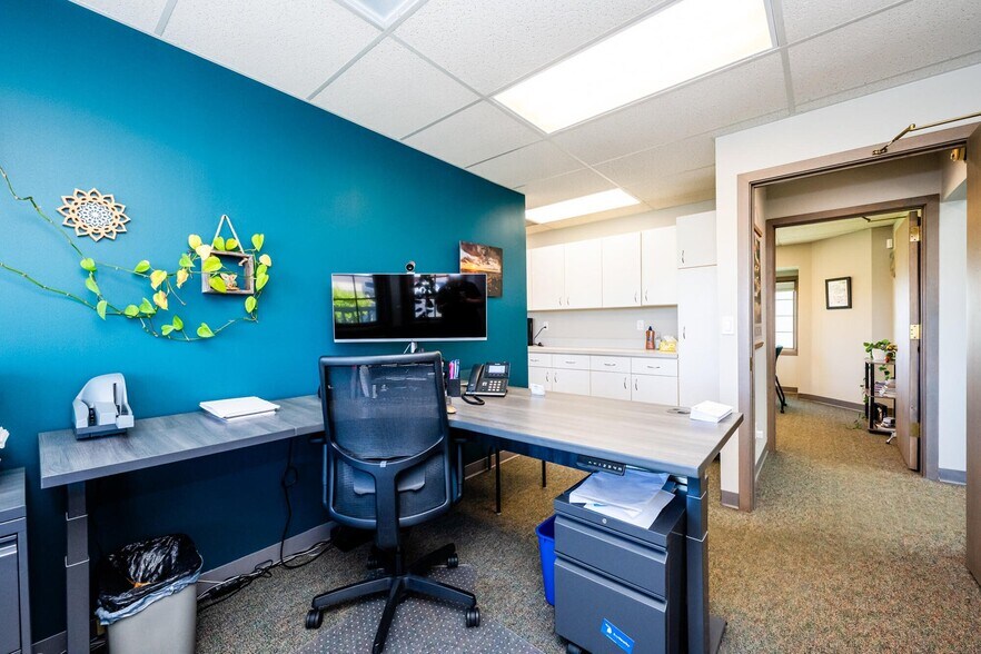 More Photos Of 2300 Pipestone Rd, Benton Harbor Office For Sale