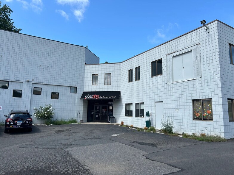 More Photos Of 121 Talcott Rd, West Hartford Office For Sale