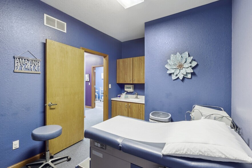More Photos Of 819 Southwestern Run, Youngstown Medical For Sale