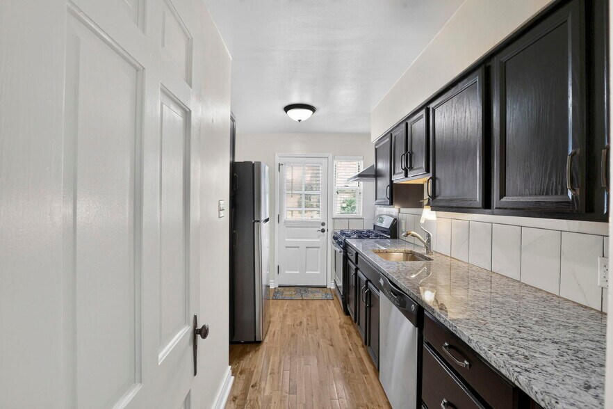 More Photos Of 802 Kenwick Rd, Columbus Apartments For Sale