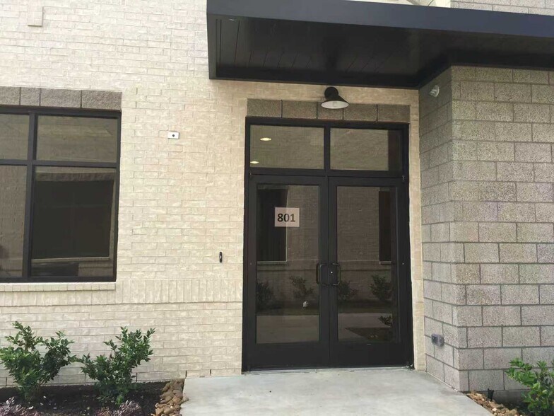 More Photos Of 12440 Emily Ct, Sugar Land Office For Lease